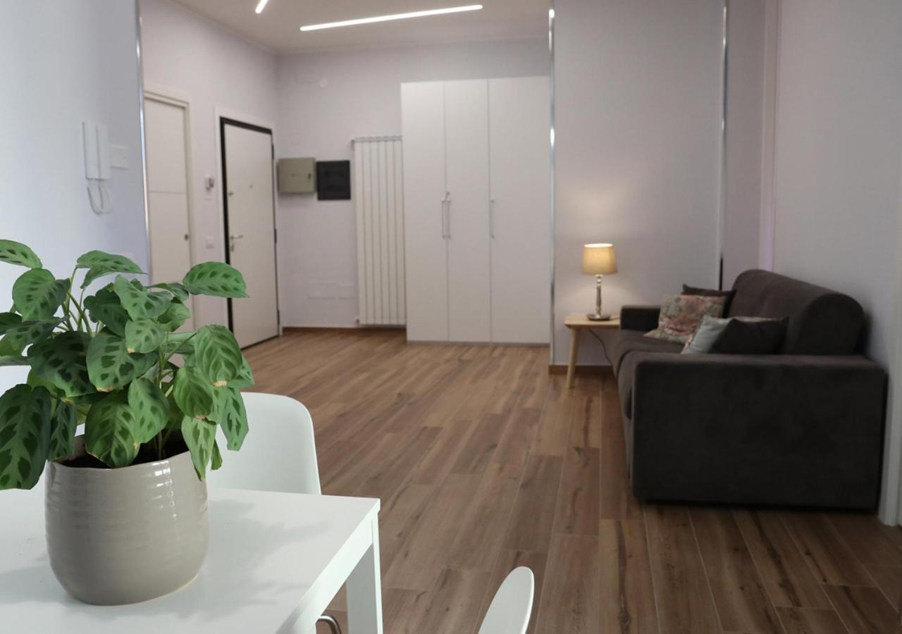 Residenza La Reggia Bed & Breakfast Caserta Ngoại thất bức ảnh