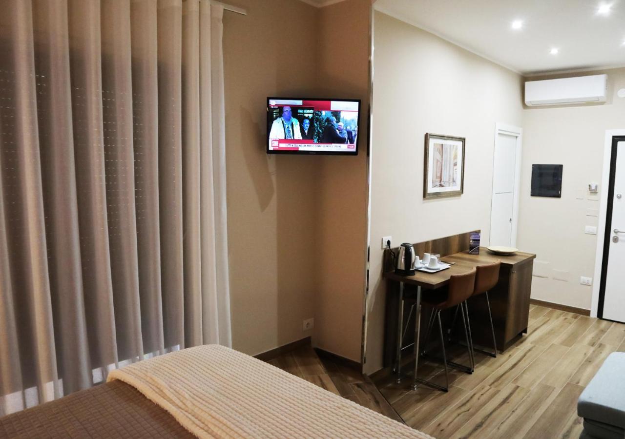 Residenza La Reggia Bed & Breakfast Caserta Ngoại thất bức ảnh