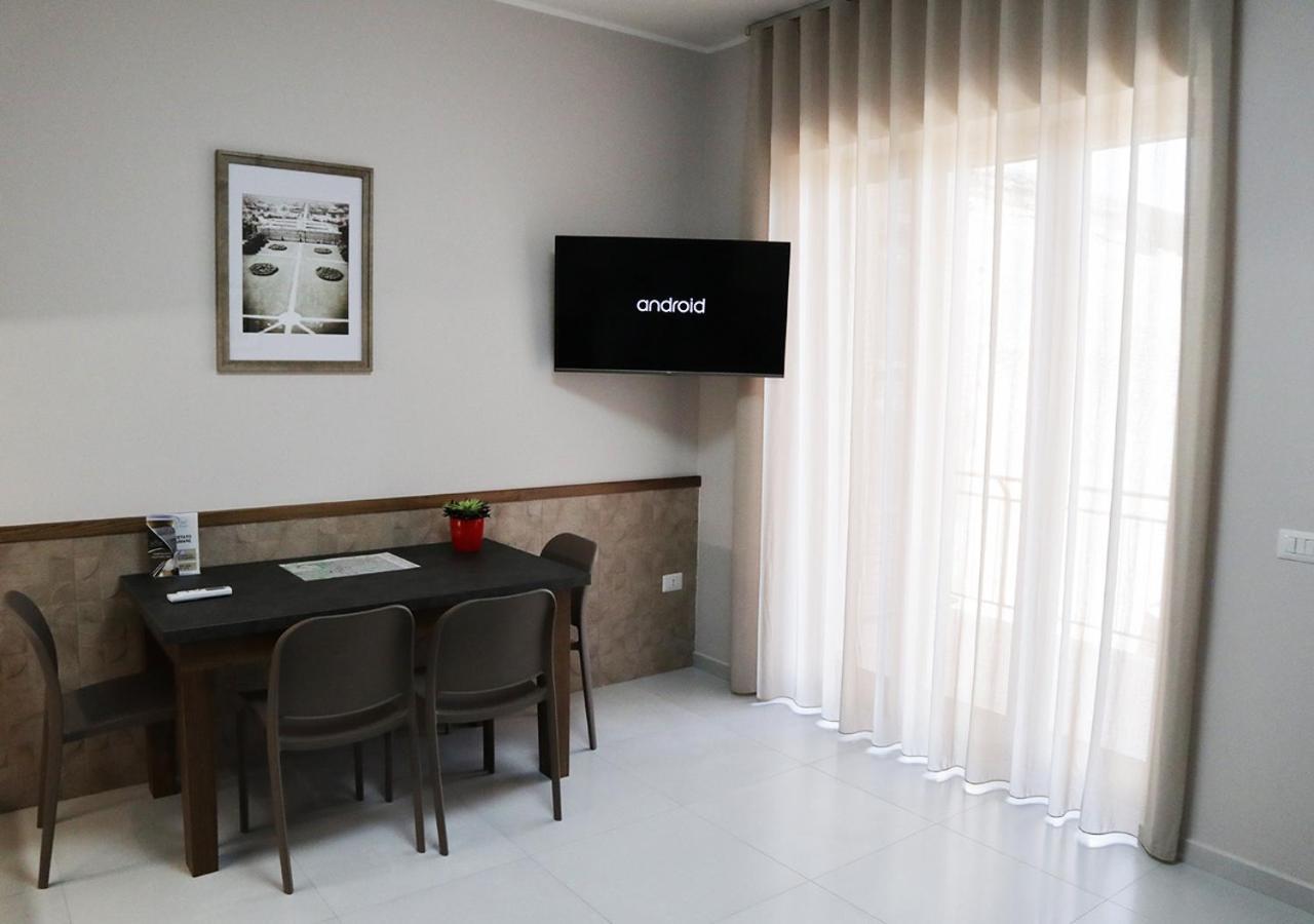 Residenza La Reggia Bed & Breakfast Caserta Ngoại thất bức ảnh